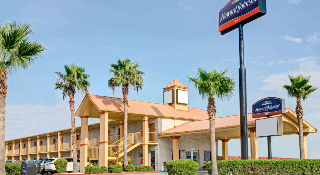 Howard Johnson by Wyndham Galveston