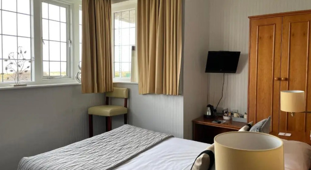 Двухместный номер Superior Knights Court Hotel