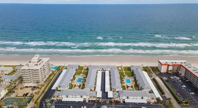 Двухместный клубный номер Standard с балконом Colony Beach Club 132