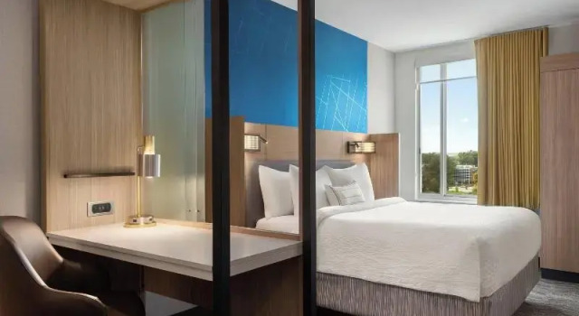 Двухместный люкс SpringHill Suites by Marriott Milwaukee West/Wauwatosa