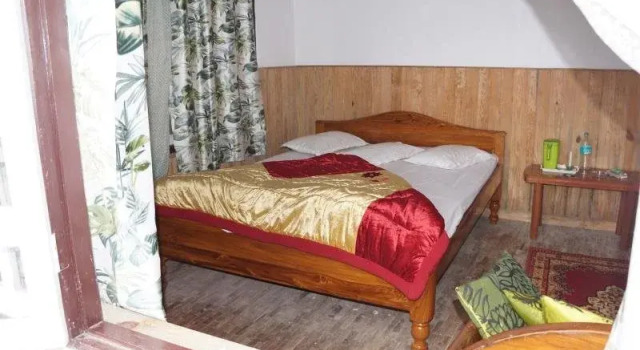 Dezong Retreat