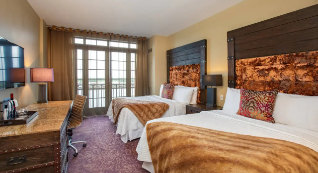 Четырёхместный номер Standard с видом на реку The Bohemian Hotel Savannah Riverfront, Autograph Collection