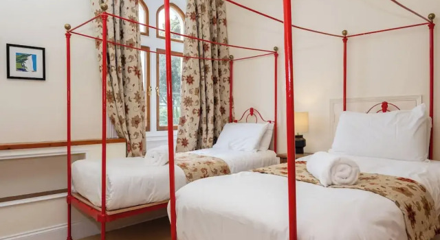 Watermouth Castle, Clock Tower Apartment, Varaa Huoneisto Asunnot kohteessa Merseyside, Huoneisto