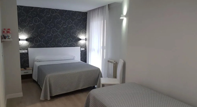 Los Rosales, Book Hotel Santa Maria de Cayon Kantabrien