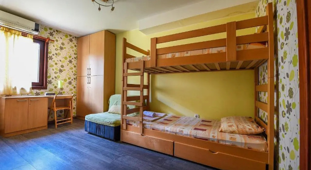 Четырёхместный номер Standard San Art Floating Hostel & Apartments