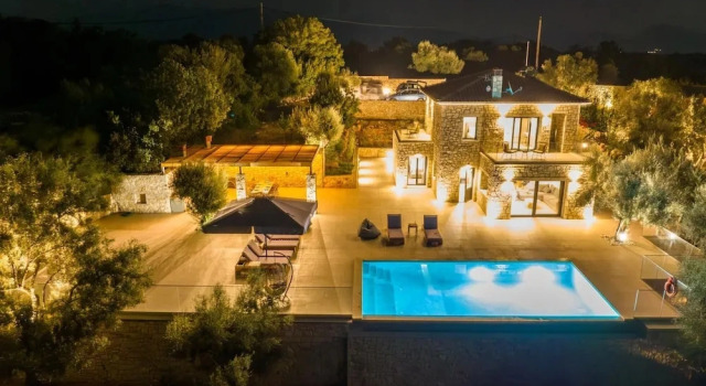 Коттедж Villa Chriselia - 3 Bedrooms With Sea Access