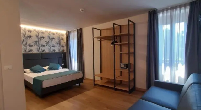Полулюкс Bike Hotel Touring Gardone Riviera & Wellness