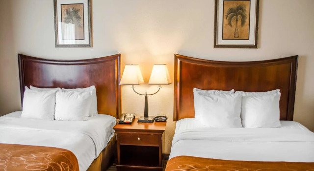 Четырёхместный номер Standard Comfort Suites Saraland - North Mobile