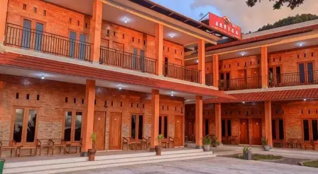 Artica Hotel & Homestay