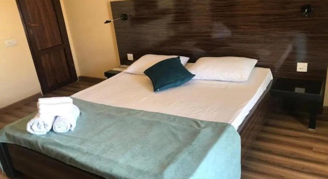 Standard- dobbelt værelse med altan Guesthouse Aygestan Hotel