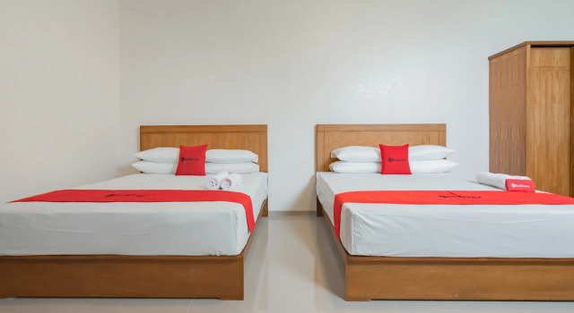Люкс RedDoorz Syariah Plus @ Perintis Guesthouse Tasikmalaya