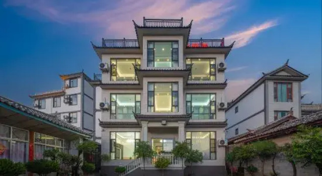 Leisure Time Guesthouse, Prenota Hotel Hotel a Lijiang con parcheggio, Parcheggio