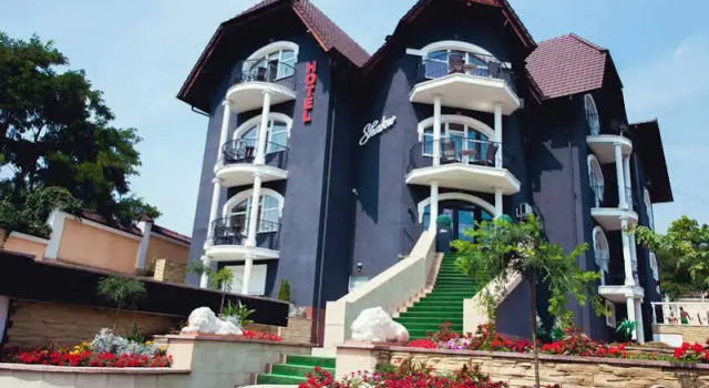 Shadow Boutique Hotel & Spa