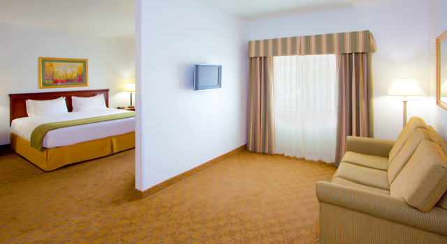 Holiday Inn Express Hotel & Suites ELKINS by IHG, Buchen Sie Hotel Elkins 