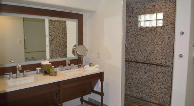Четырёхместный номер Standard Boulders Resort & Spa Scottsdale, Curio Collection by Hilton