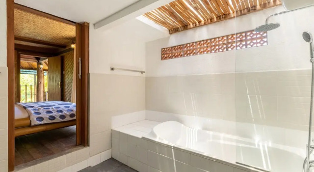 Villa Marco Unique 7BR Villa in Canggu, Reservar Vila Hotéis em Bali com piscina, Piscina