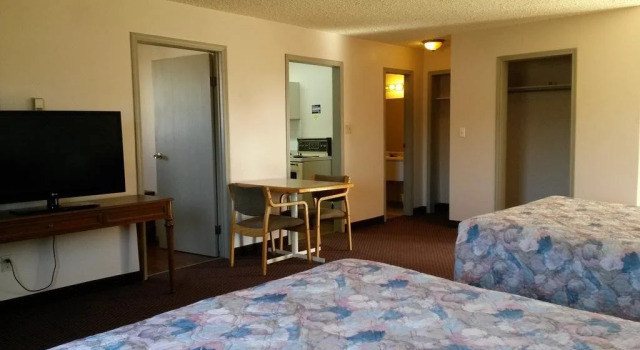 Highway Motor Inn, Rezervasyon Otel Slave Lake Northern Alberta