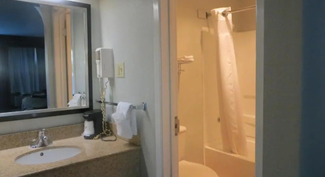 Номер Standard Days Inn by Wyndham New Braunfels