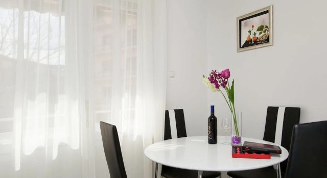 New Modern Fully Furnished Apartment in Center of Split Ideal for 3 Persons, Prenota Appartamento Splitska 