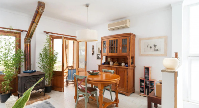 LA CASA DEL FAR - Wonderful semi-detached house facing the sea in Alcanada. Free WiFi., Rezervați Hotel Alcanada Mallorca