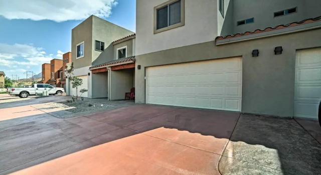 Апартаменты Moab Townhome w/ Hot Tub & Patio - Near Arches
