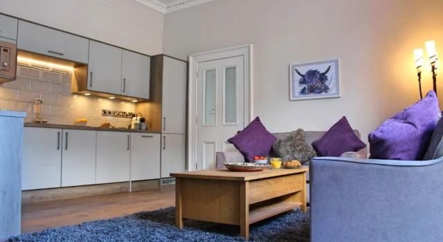 Kirk View Luxury Apartment, Забронировать Апартаменты/квартира Отели Центральной Шотландии с парковкой, Парковка