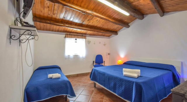 2 Bedroom Amazing Home In Tusa, Book Hotel Hotels in Sicily with Parking, Parking