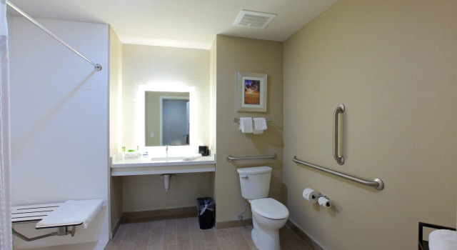 Двухместный номер Standard Holiday Inn Express Fargo SW - I-94 Medical Center by IHG