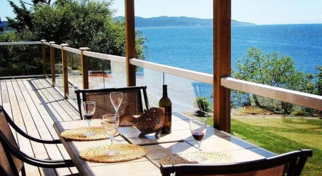Marge's Manor, Book Hotel Otter Point Britisk Columbia