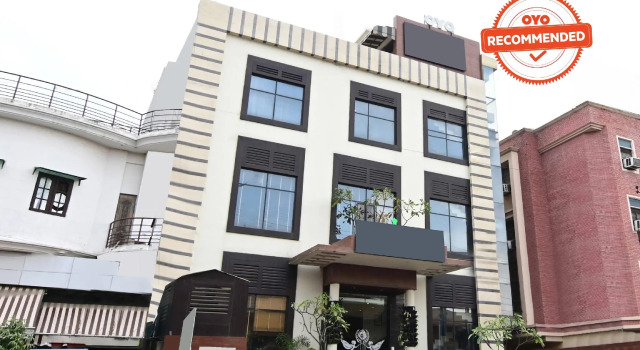 Townhouse OAK Hotel Edesia