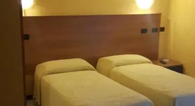 Standard Dreier Zimmer Hotel Armida