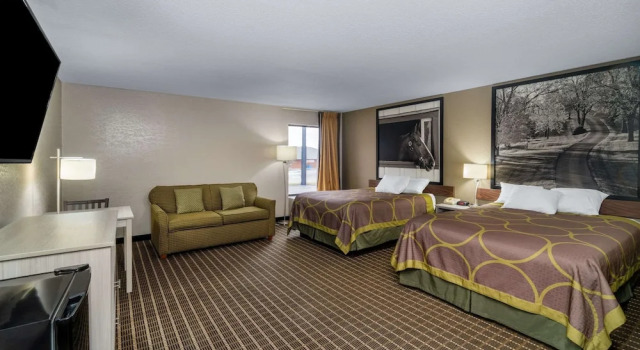 Четырёхместный номер Business Super 8 by Wyndham Shepherdsville - Louisville South I65