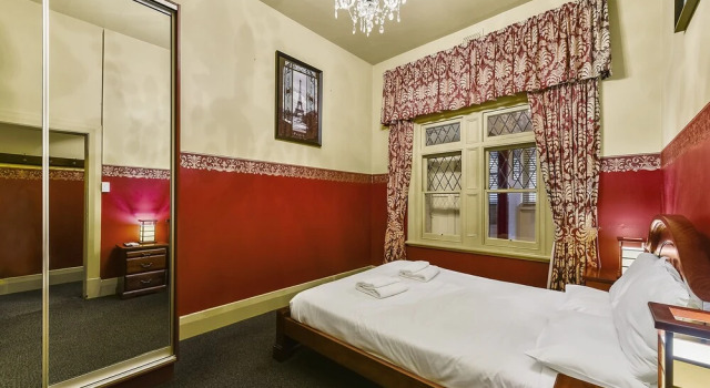 Люкс Standard с 2 комнатами Wyatt Guest House