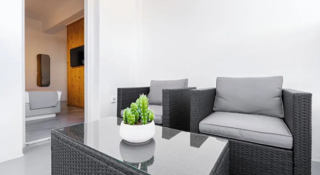 Oliva Apartments, Prenota Appartamento Kamari Paro
