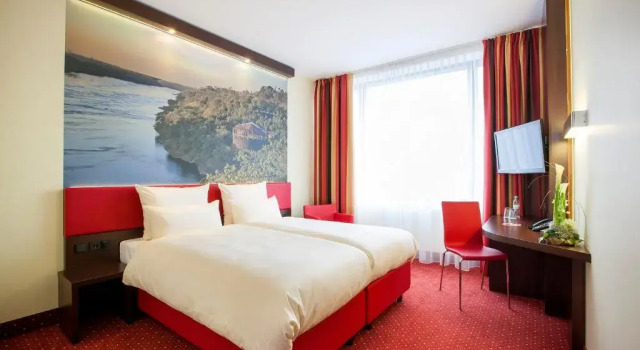 Четырёхместный семейный номер Standard PLAZA Premium Berlin Kurfürstendamm