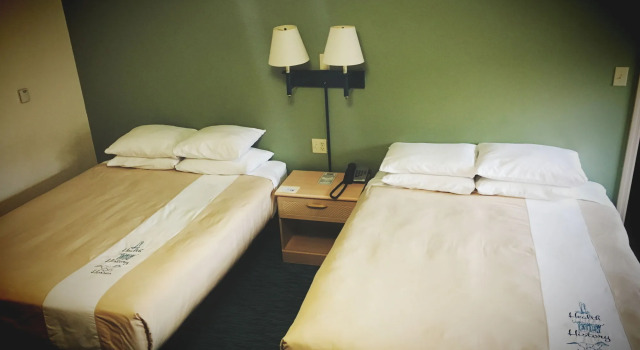 Bluebird Spa City Motor Lodge, Забронировать Курортный отель Саратога-Спрингс штат Нью-Йорк, рядом с Saratoga Springs Visitor's Center