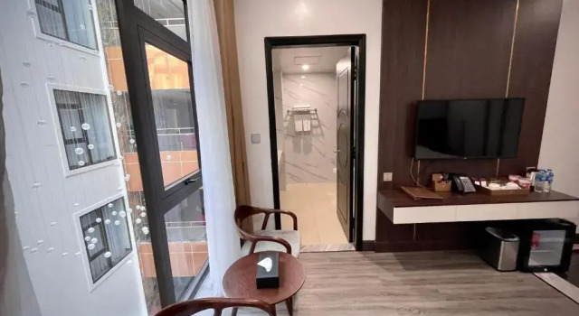 Diamond Hotel Van Đon, Rezervovat Hotel Hotely v Van Don s bazénem, Bazén