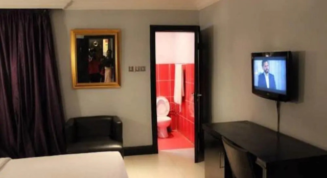 The Hedge Suites