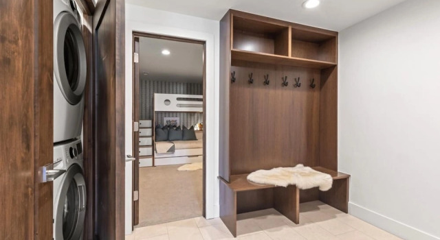 Вилла с 4 комнатами с балконом Empire Avenue Townhomes by KBM