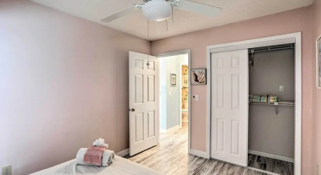 Апартаменты Breezy Murrells Inlet Condo w/ Deck: Walk to Beach