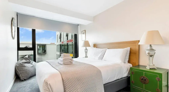 Zodiak Stays: Cozy CBD 2BR Near Top Dining Spots, Забронировать Апартаменты/квартира Отели Окленда с парковкой, рядом с Вестерн-Парк, Парковка