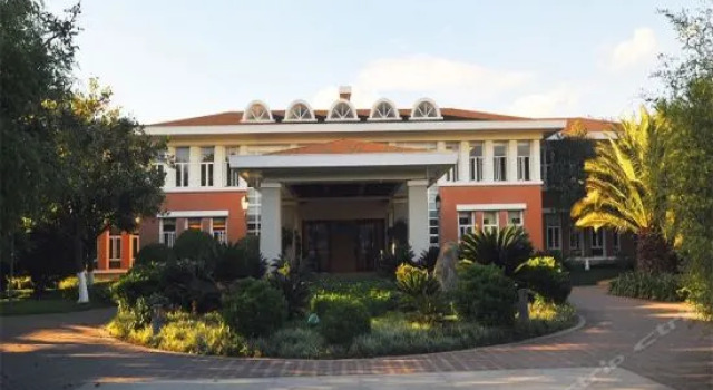 Yuntian Garden Hotel, Rezerwuj Hotel Hotele w Kunming z parkingiem, Parking