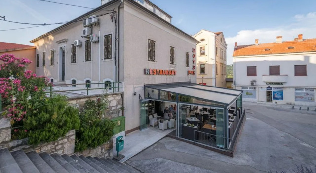 Hotel Park Drniš, Забронировать Отель Отели Дрниш 3 звезды, 3*