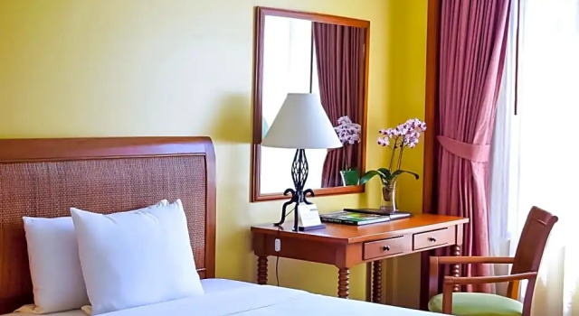 Номер Standard с видом на окрестности The Manor at Camp John Hay