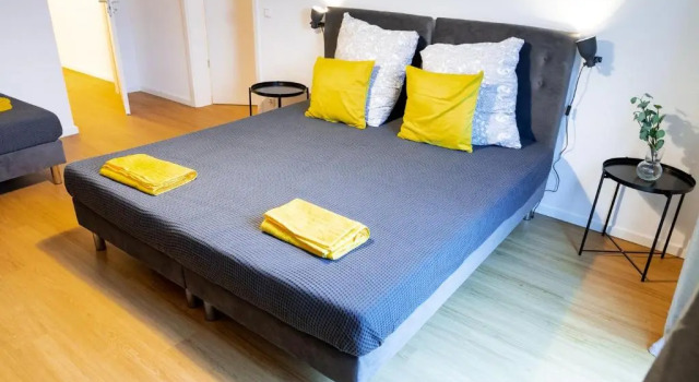4 Bedroom in urban location, Book Apartment Hamburg Hansestadt Hamburg