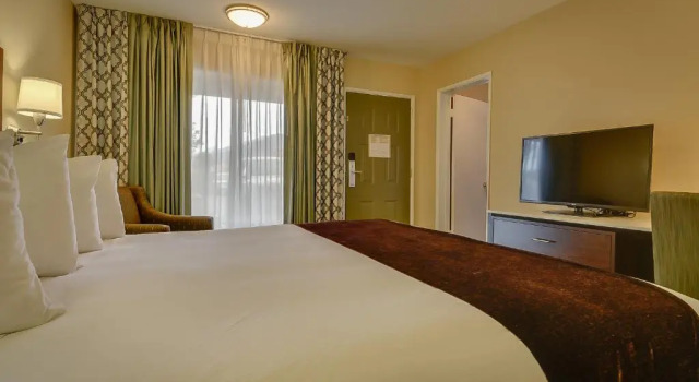 Vagabond Inn Bishop, Rezerwuj Hotel Hotele w Eastern Sierra z basenem, Basen