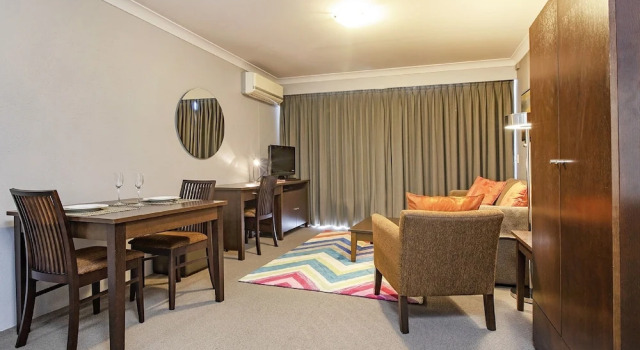 Horizons 418 - Lake Jindabyne Waterfront