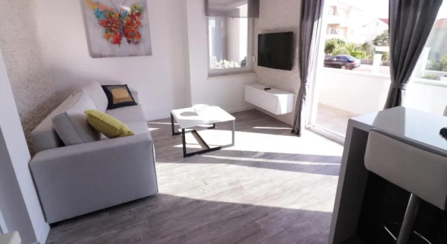 Апартаменты Apartments & Rooms Danivan Pool Villas - Off site breakfast available