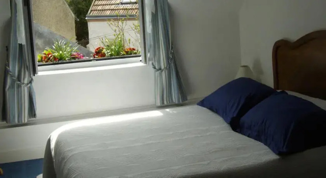 Studio La Courette, Prenota Appartamento Saint-Denis-de-l'Hôtel 