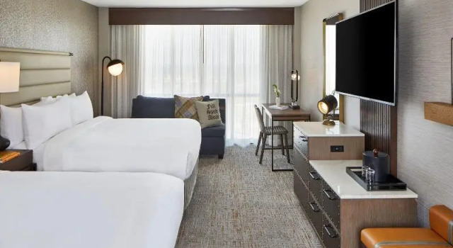 Номер Deluxe Renaissance Mobile Riverview Plaza Hotel